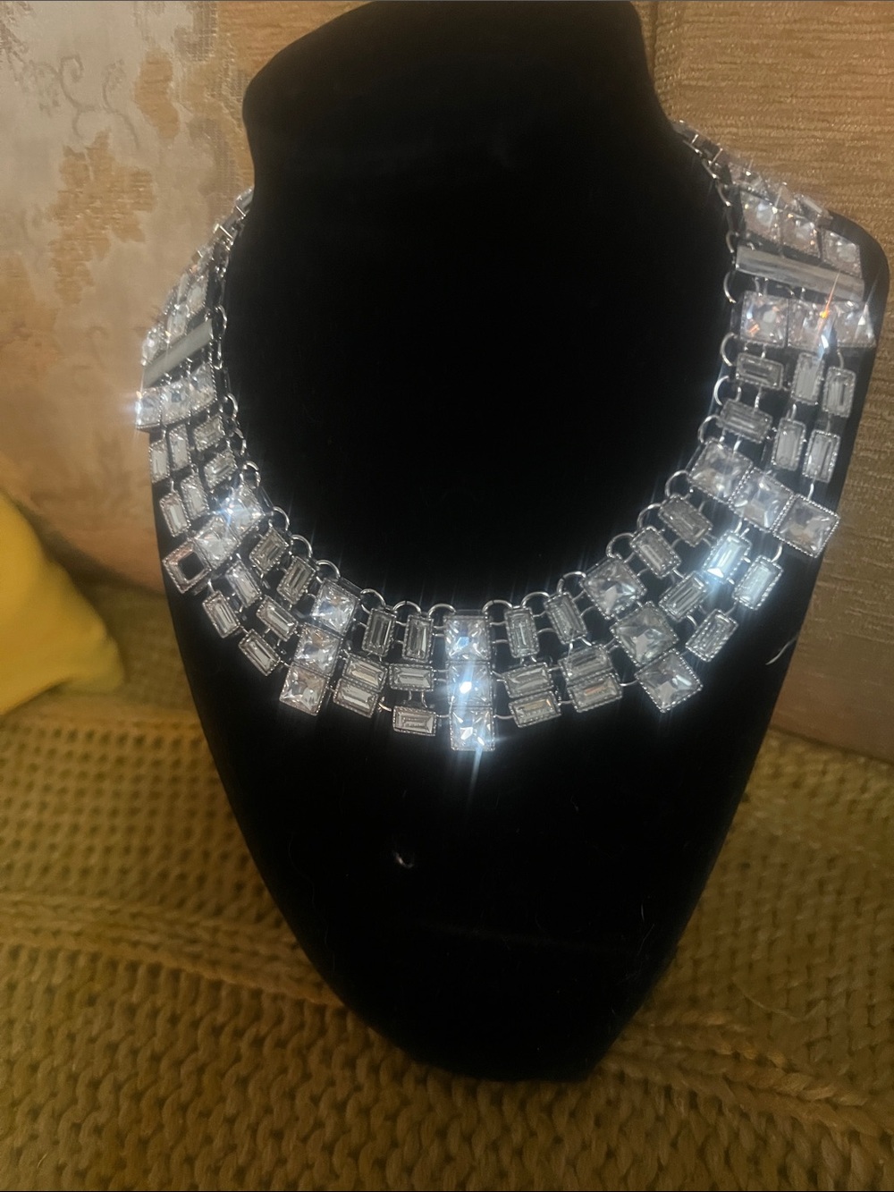 NATASHA CRYSTAL STATEMENT NECKLACE‎